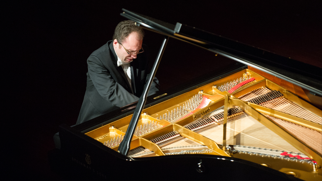 Sergio Monteiro performs at Armstrong Auditorium