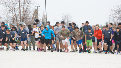 'Swans In Flight' 5K start line.