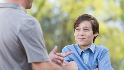 16x9(Big Talk)
Father (30s) and son (13 years) talking.