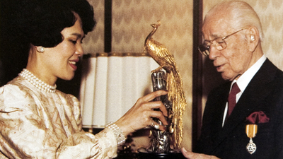 Her Majesty Queen Sirikit toured the United States in March 1985. The Queen visited Ambassador College in Pasadena March 19 to 26 and honored Mr. Armstrong with a most special royal gift.