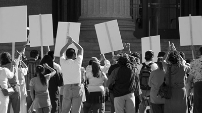 They are either happy or angry. Fill in the sign!