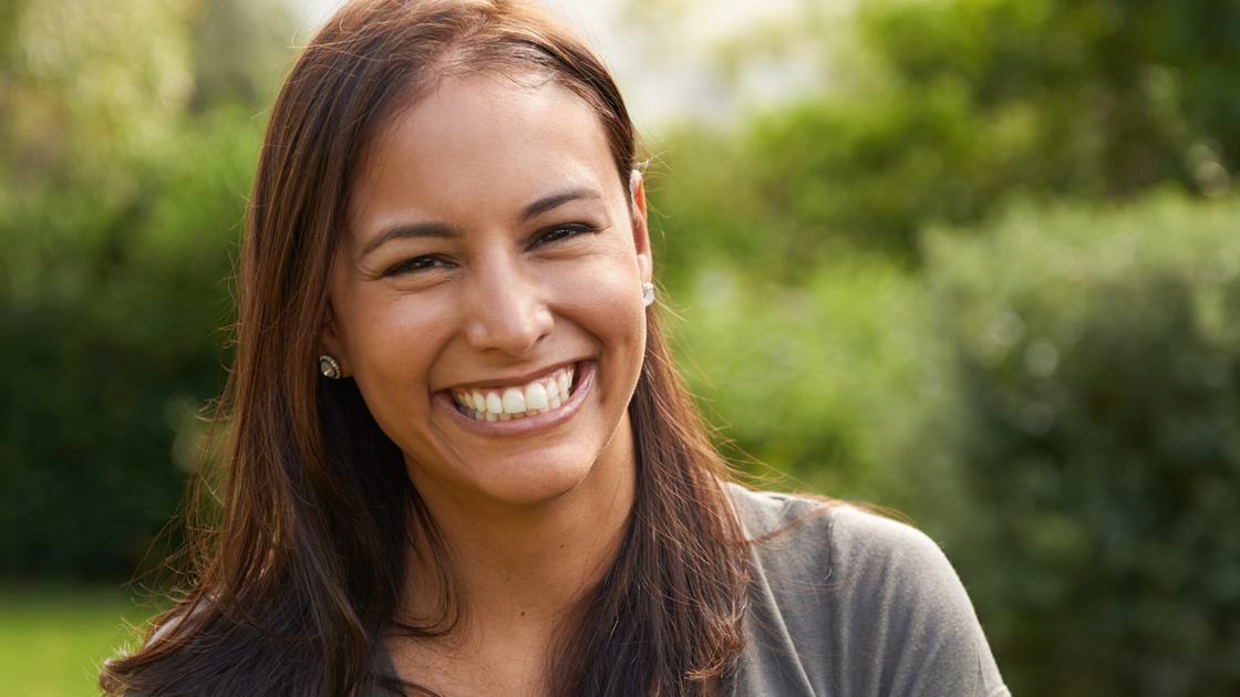 A beautiful young woman smiling outdoorshttp://195.154.178.81/DATA/i_collage/pi/shoots/783550.jpg