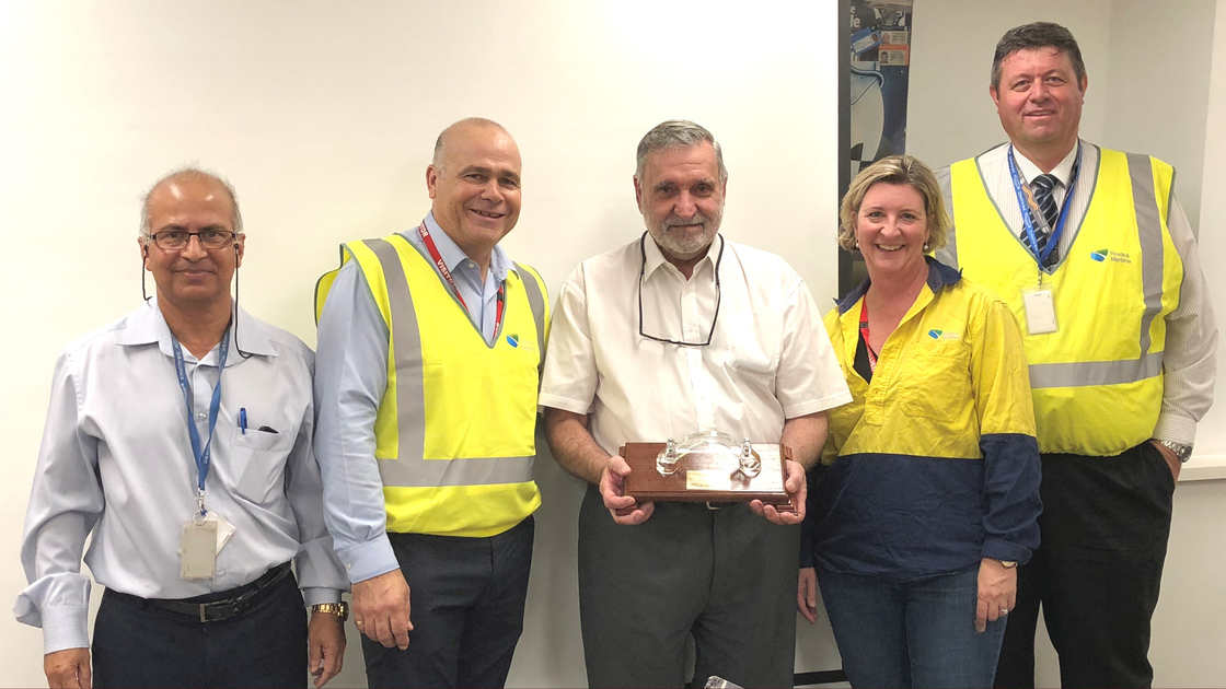 MEM SHB Sydney Harbour Bridge Ron Stephenson receiving honor for working on bridge for 50 years 7