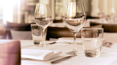 Empty glasses in the restaurant