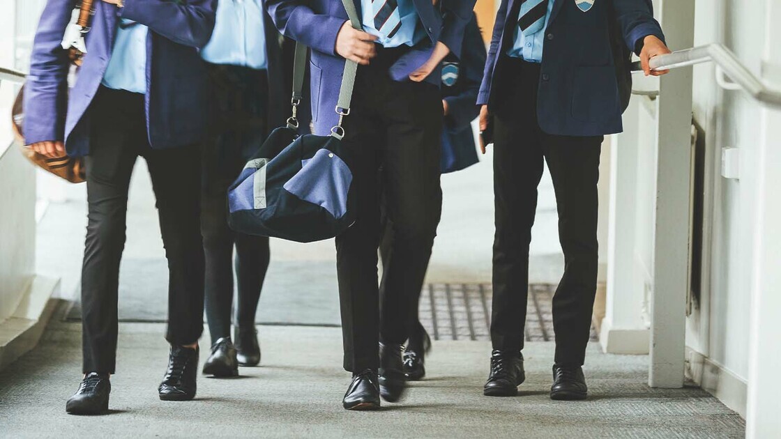 211123-school walking-istockphoto-648946186-2048x2048.jpg