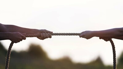 211206-rope friends-iStock-1320564164.jpg