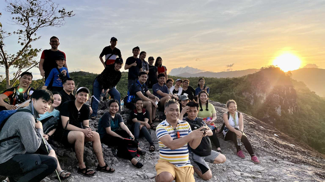 Quezon City, Philippines, singles at Mt. Manalmon