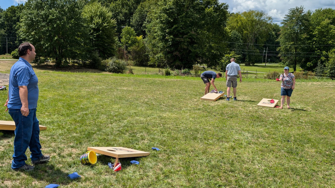 240811 NE Picnic_Gwen and Mikaylah Davis-3.jpg