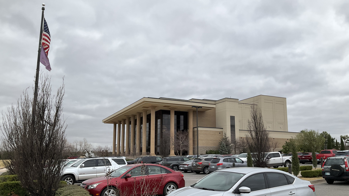 Vehicles fill the Armstrong Auditorium parking lot prior to Hebrew University archaeologist Uzi Leibner presenting “Pilgrimage to Jerusalem at the Time of Jesus—What the Ophel Excavations Reveal,” March 19, 2025.