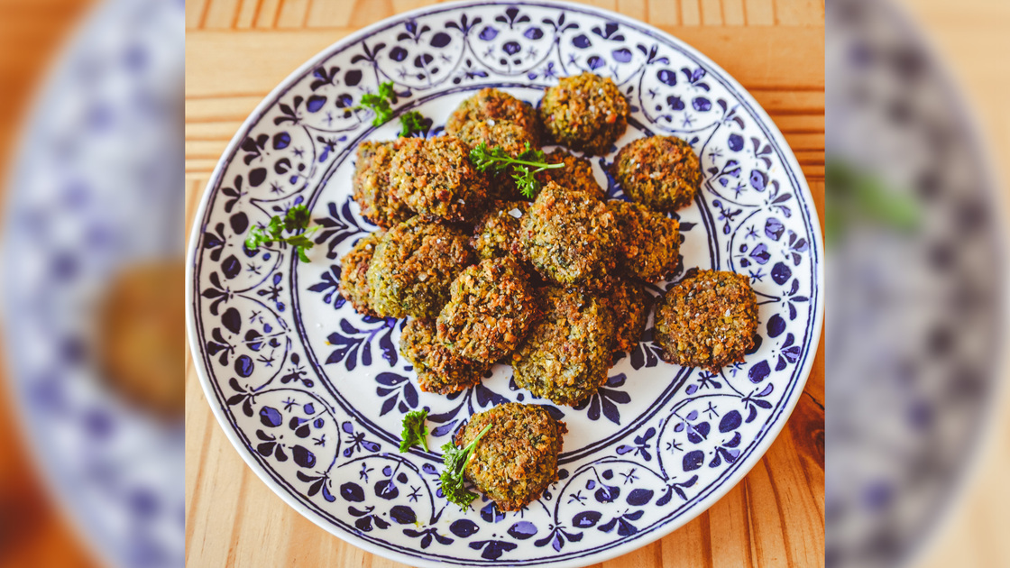 Mains Baked Falafel_Autumn Friesen 16x9.jpg