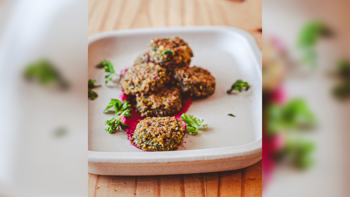 Mains Baked Falafel_Autumn Friesen-2 16x9.jpg